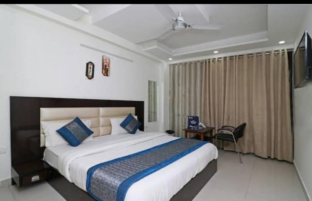 Hotel O Sweet Palace New Delhi Exterior photo