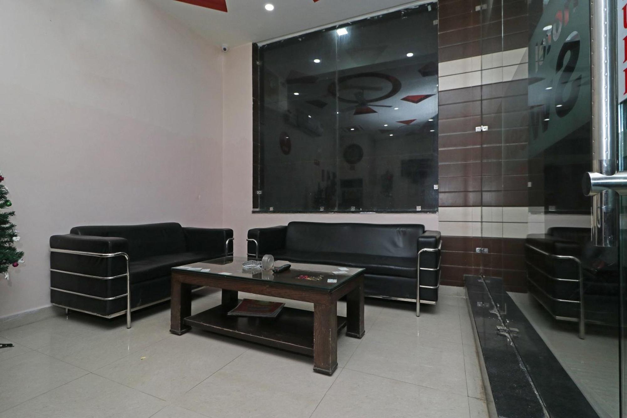 Hotel O Sweet Palace New Delhi Exterior photo